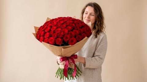 101 роза: значение букета, уход и как выбрать