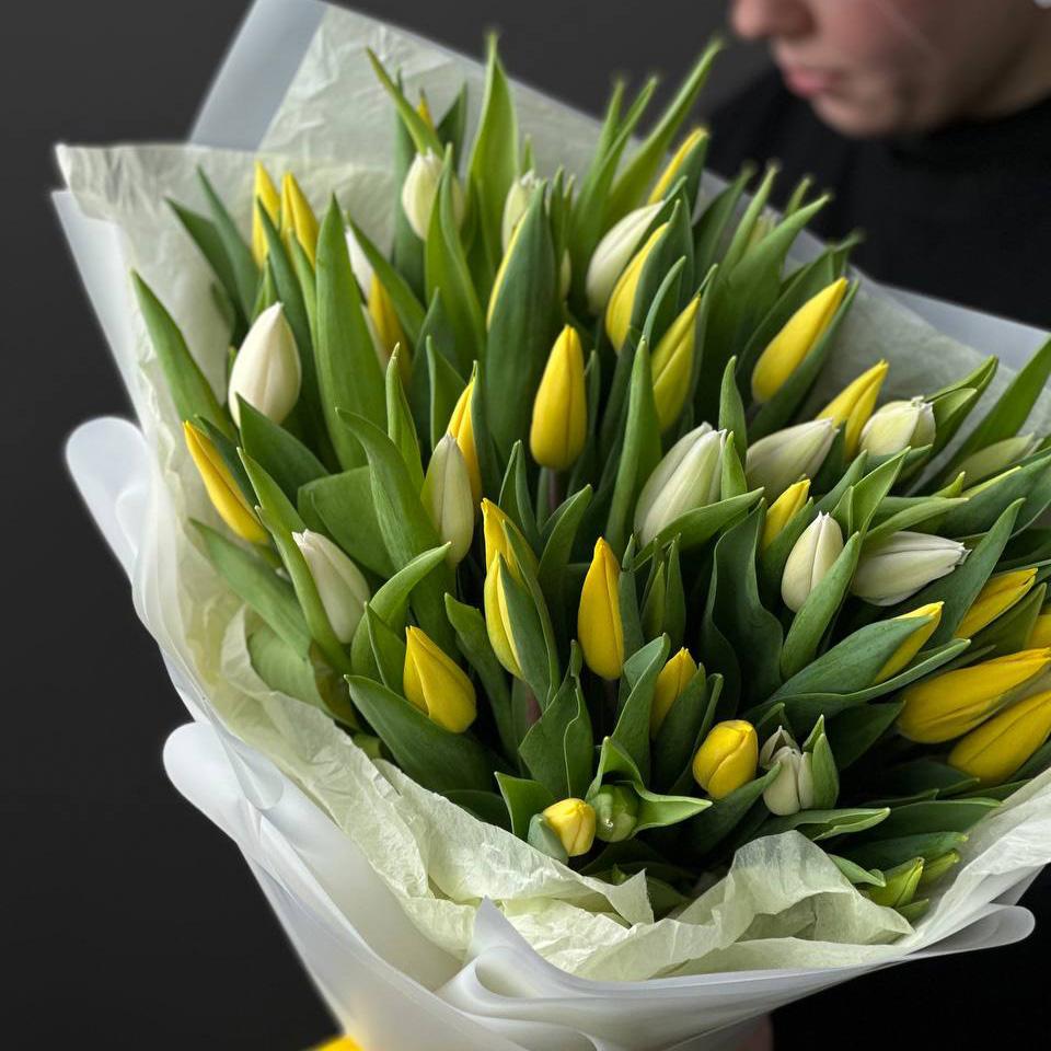 51 разноцветный тюльпан