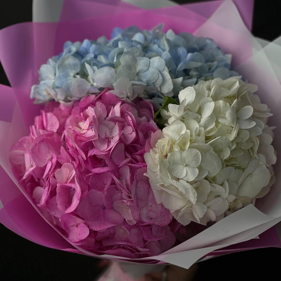 Букет из 3 гортензий