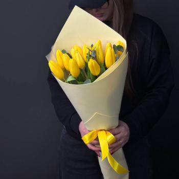 Букет из 17 тюльпанов