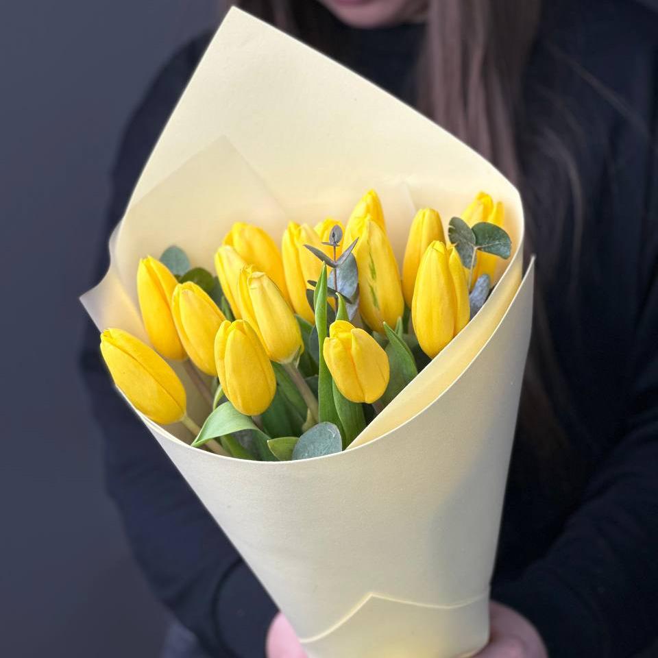 Букет из 17 тюльпанов