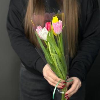 Букет 5 тюльпанов