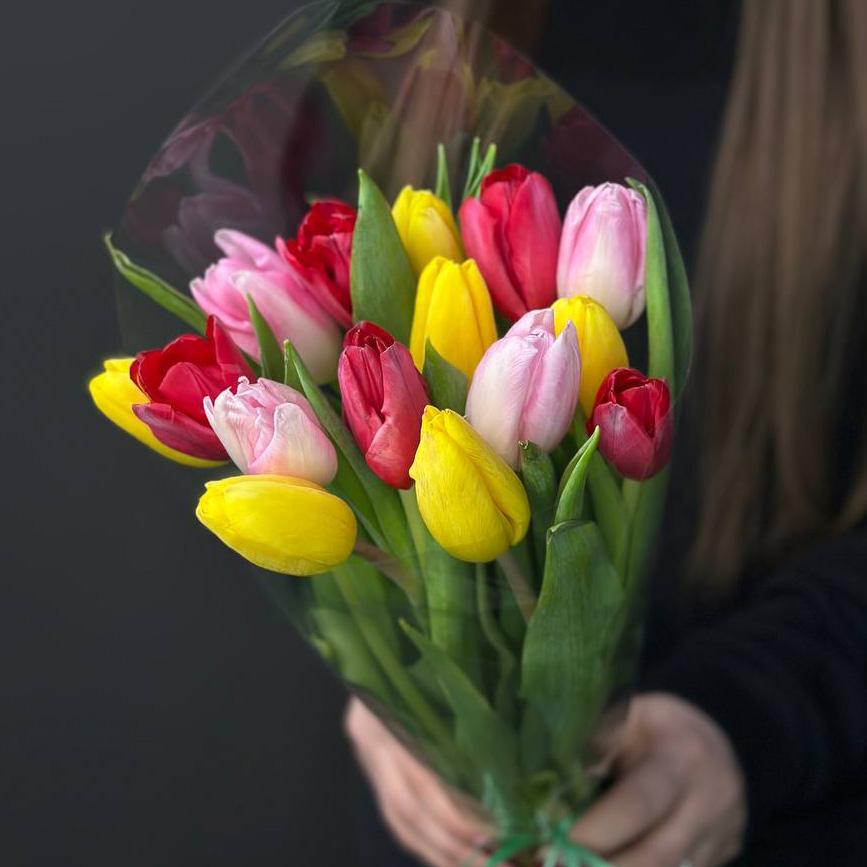 Букет 15 тюльпанов