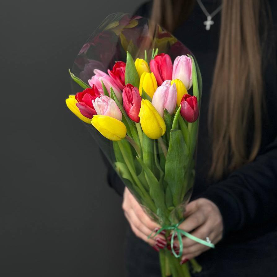 Букет 15 тюльпанов