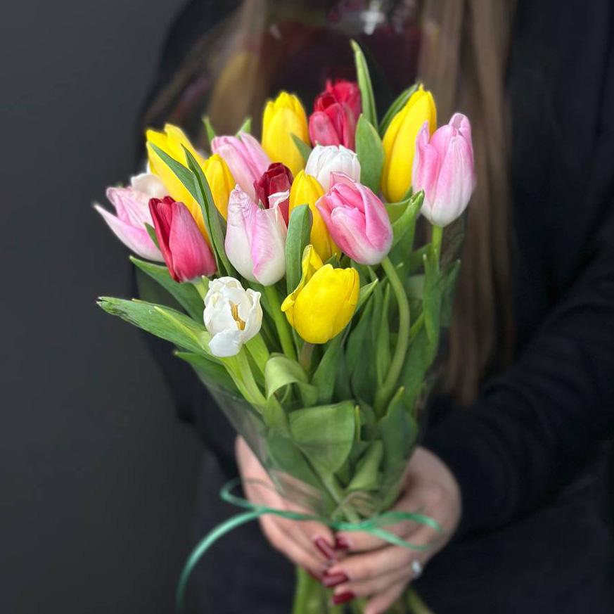 Букет 19 тюльпанов