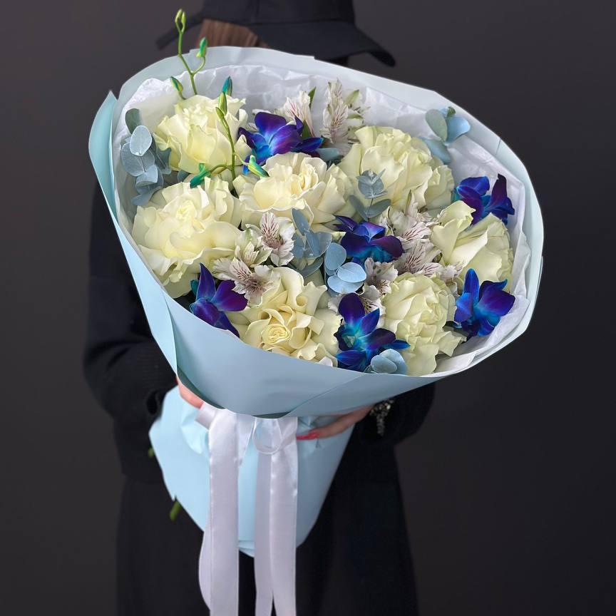 7 роз с альстромериями и орхидеями