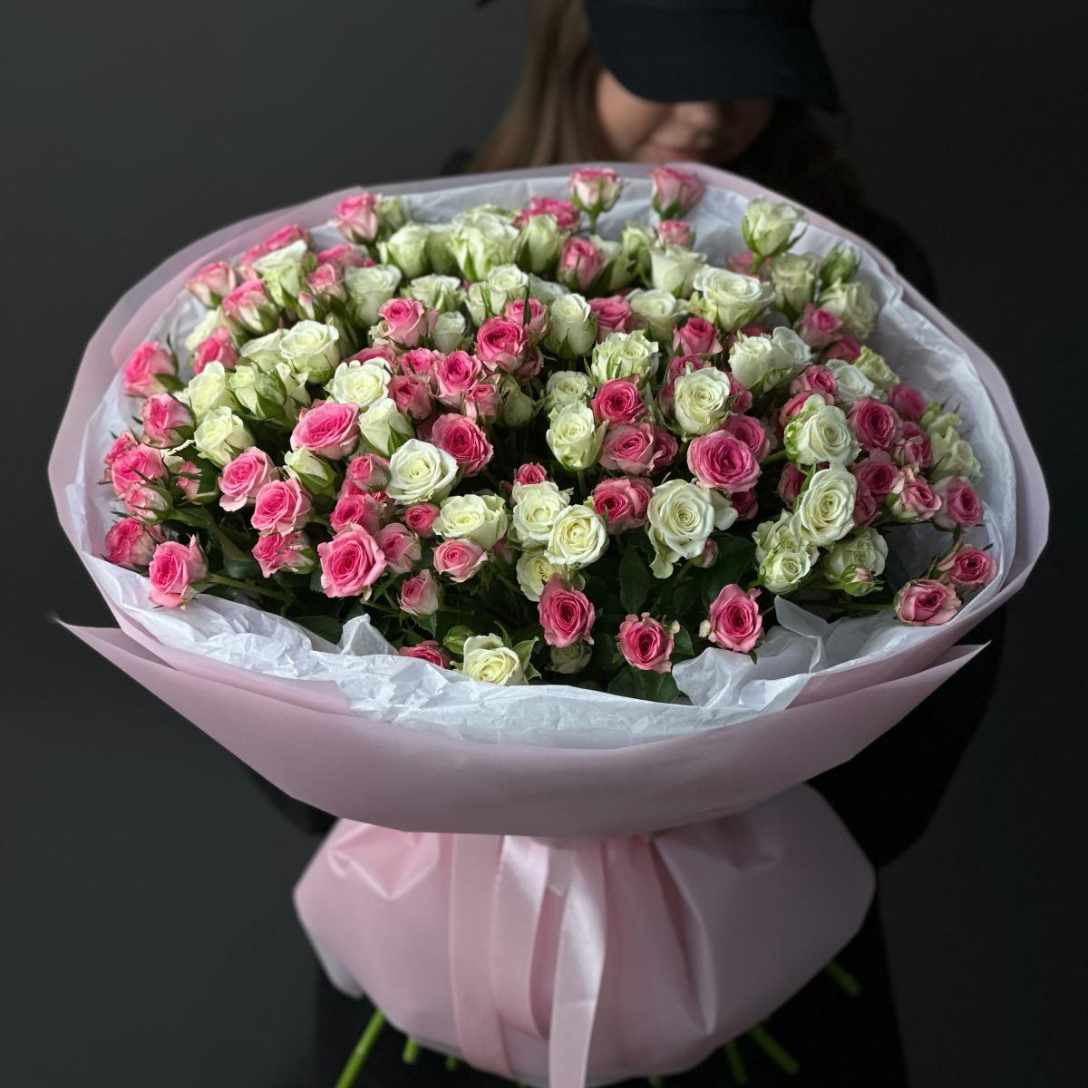 Букет из 51 кустовой розы