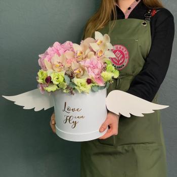 Коробка цветов "Летящий Ангел"