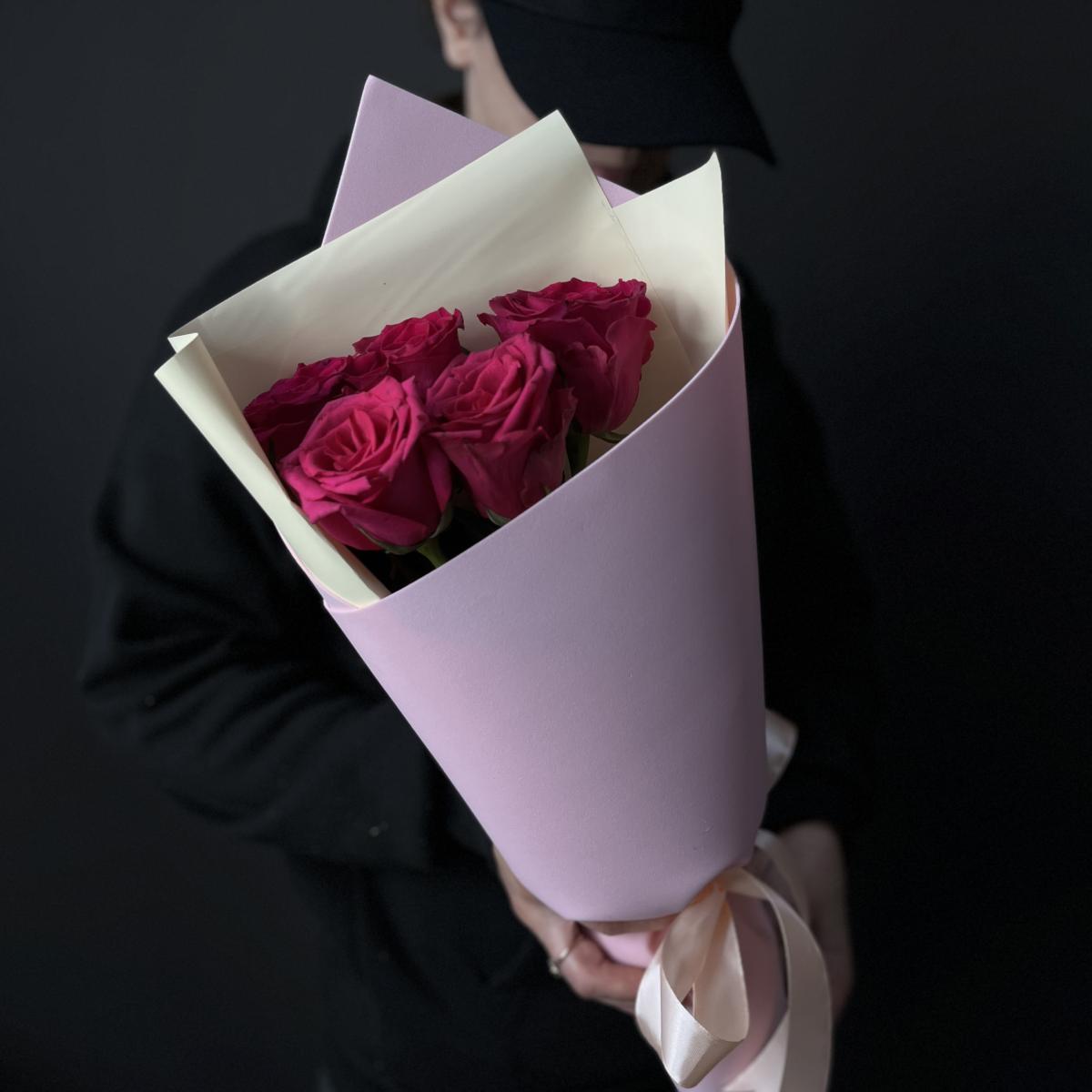 Букет из розовых роз 40 см (Эквадор)