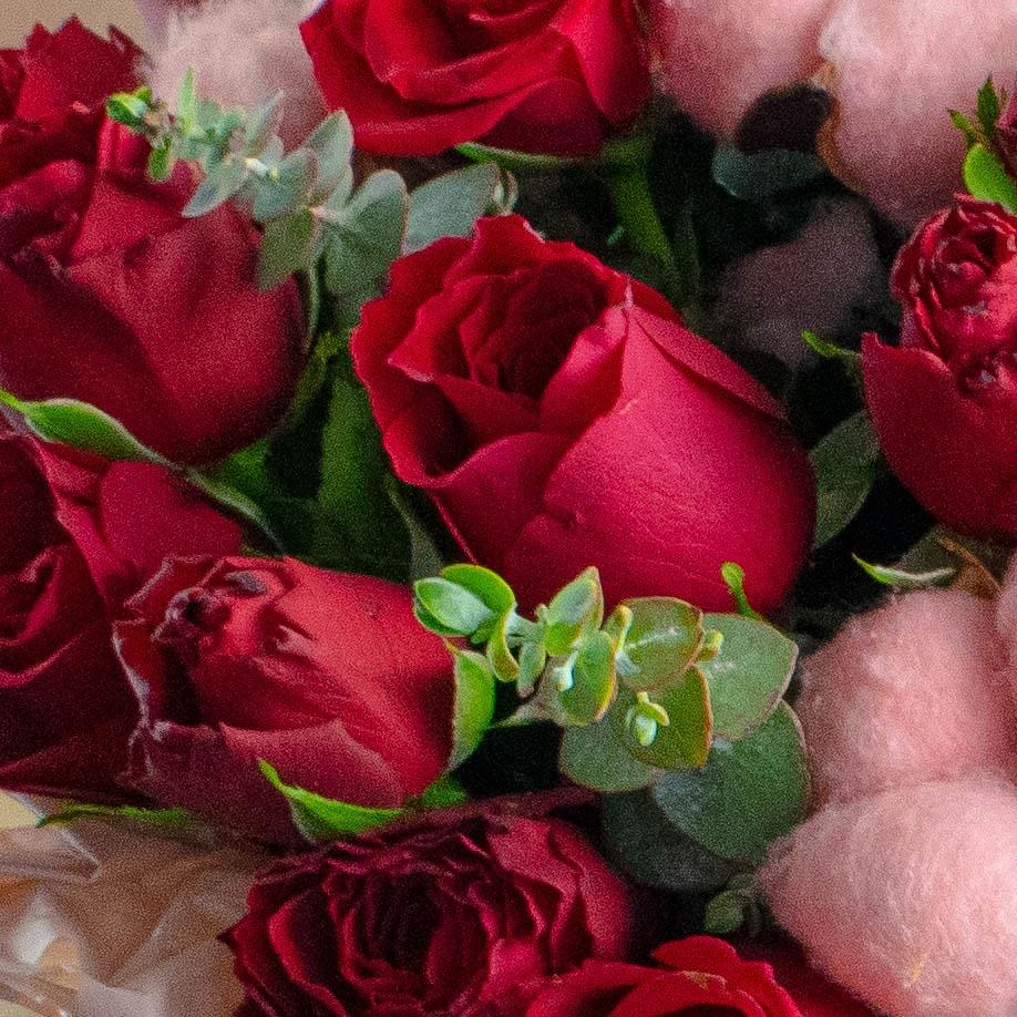 41 красная роза с сухоцветами в коробке