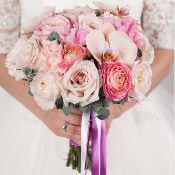 Свадебный букет с фаленопсисом и розами