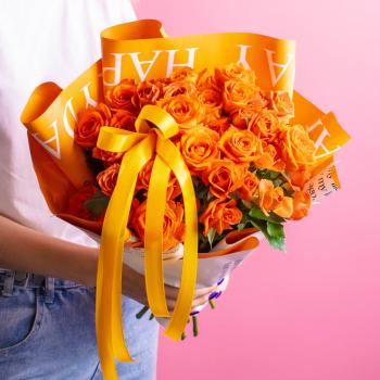 11 оранжевых кустовых роз