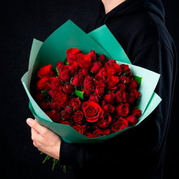 Букет из 51 красной кенийской розы