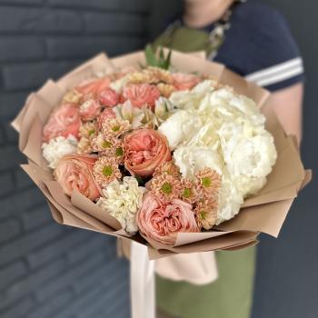 Букет с 9 розами и альстромерией для мамы