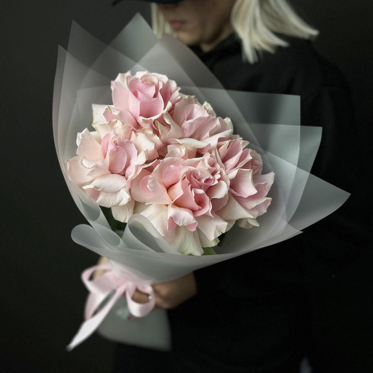 5 французских розовых роз