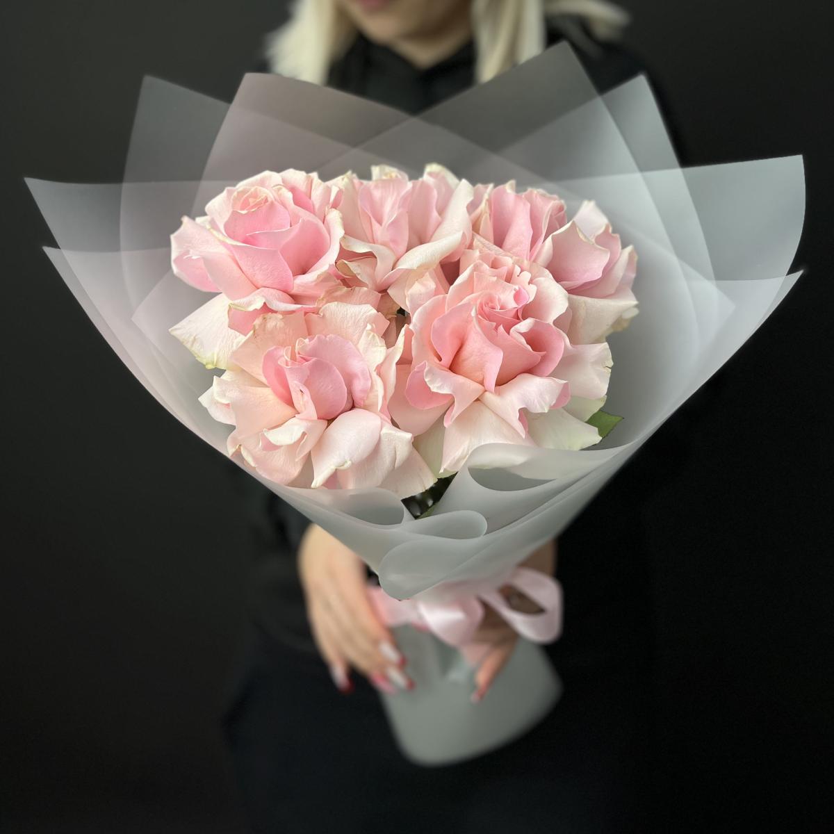 5 французских розовых роз