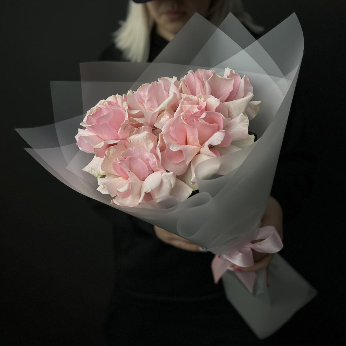 5 французских розовых роз