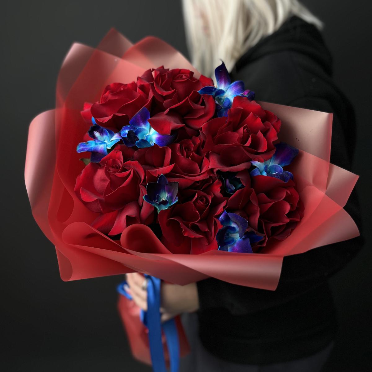 7 роз с орхидеями