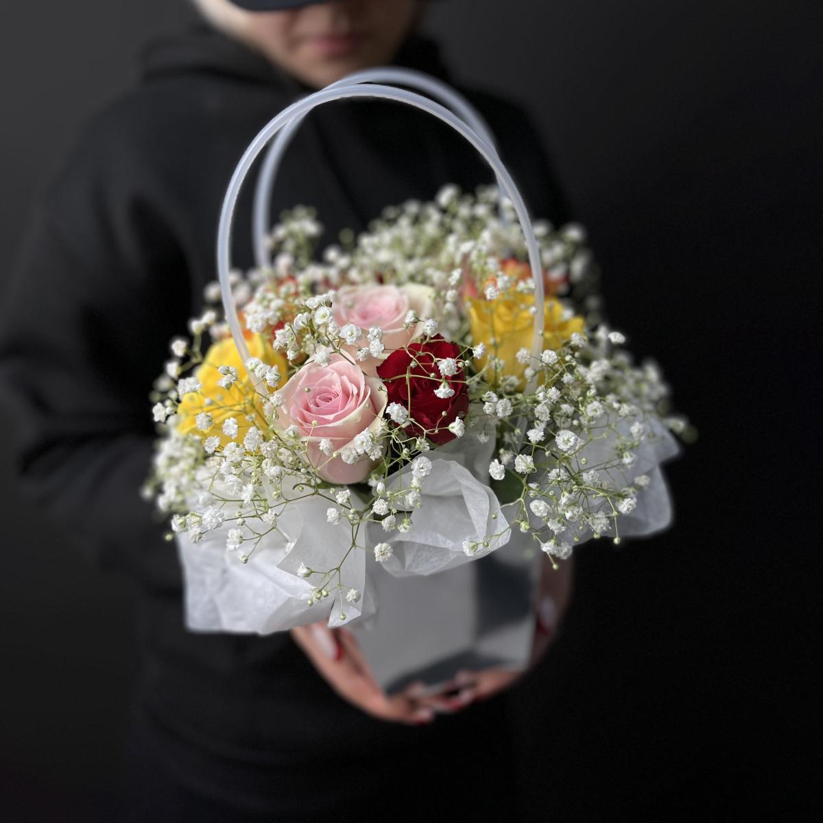 Сумочка с розами и матрикарией