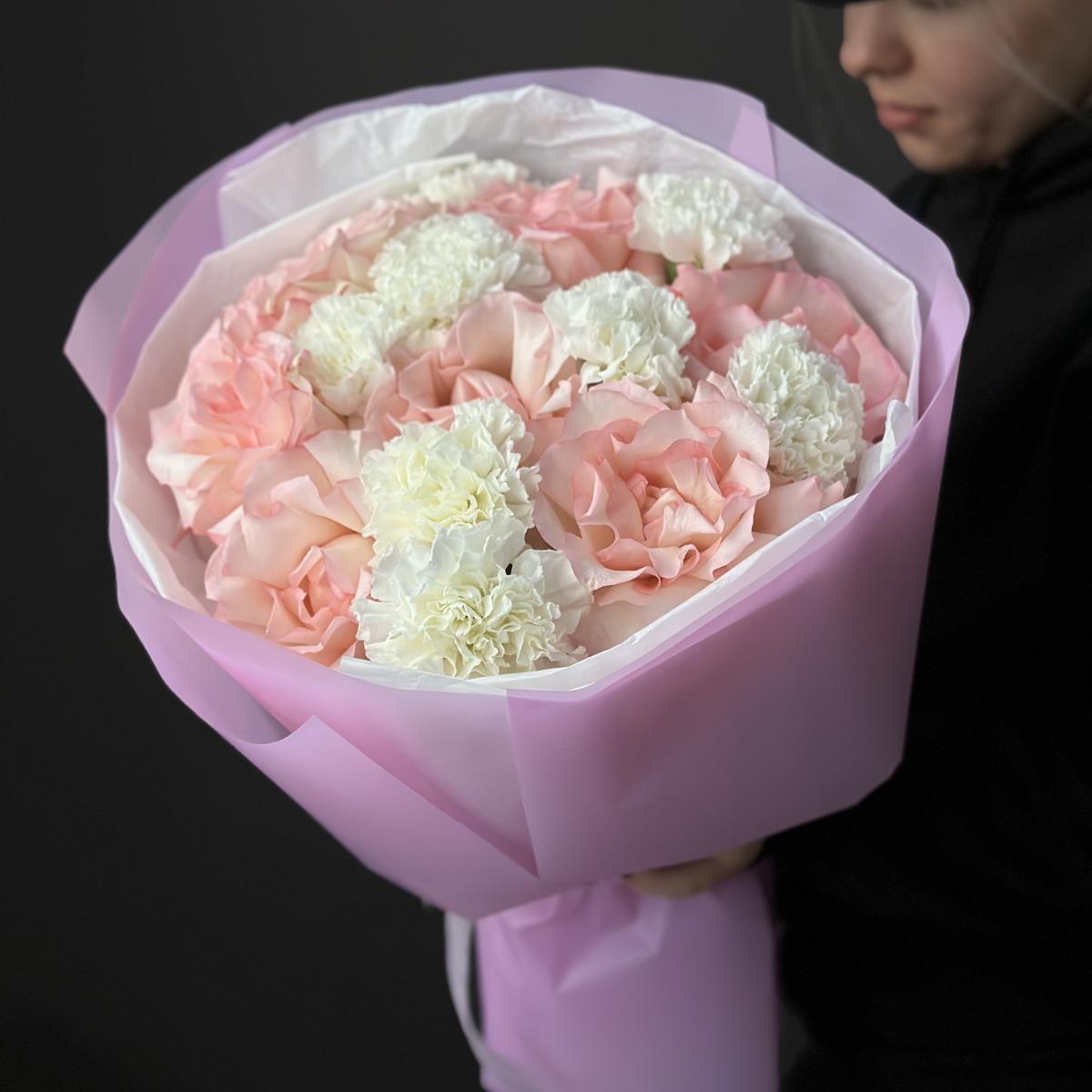 7 роз с гвоздиками