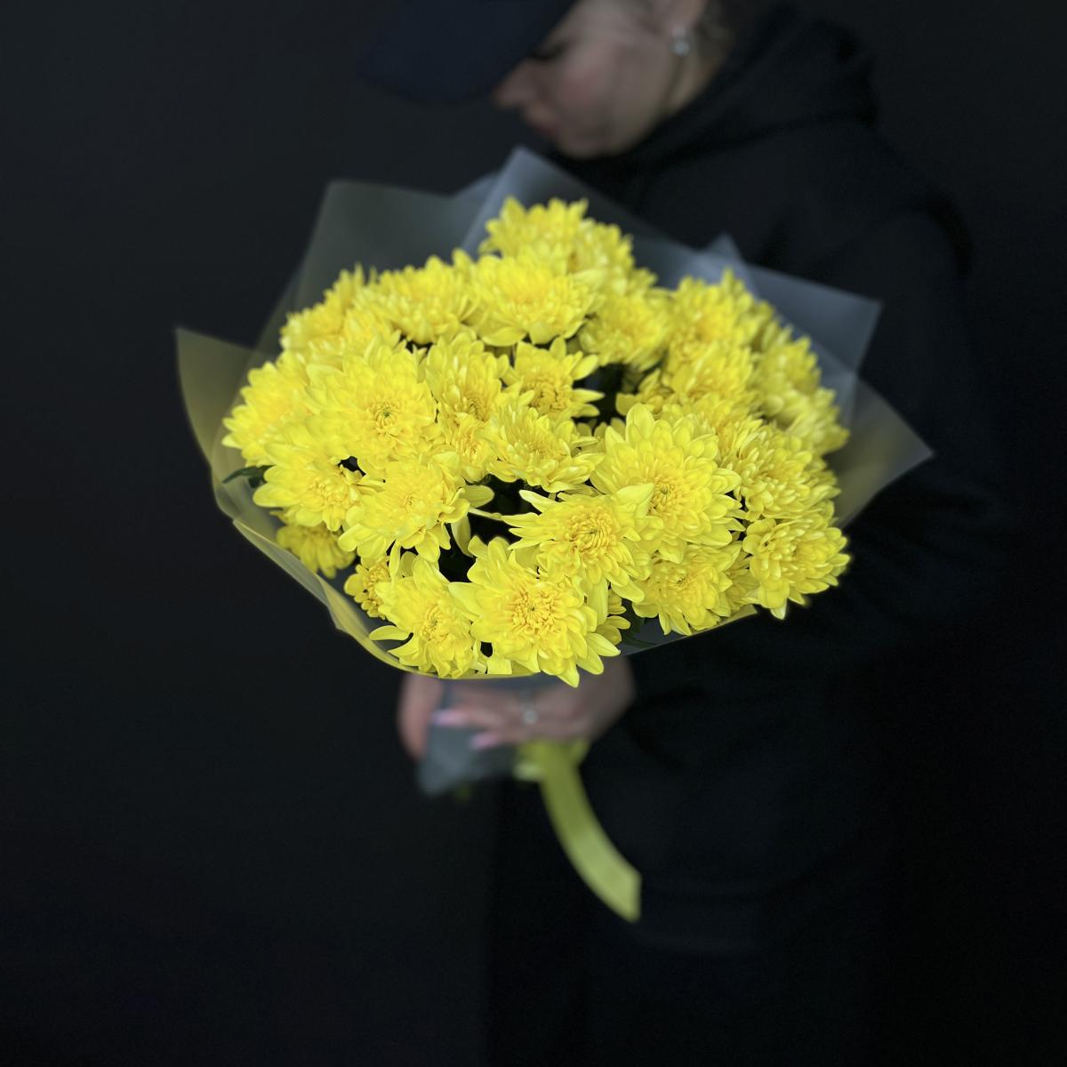 5 жёлтых кустовых хризантем
