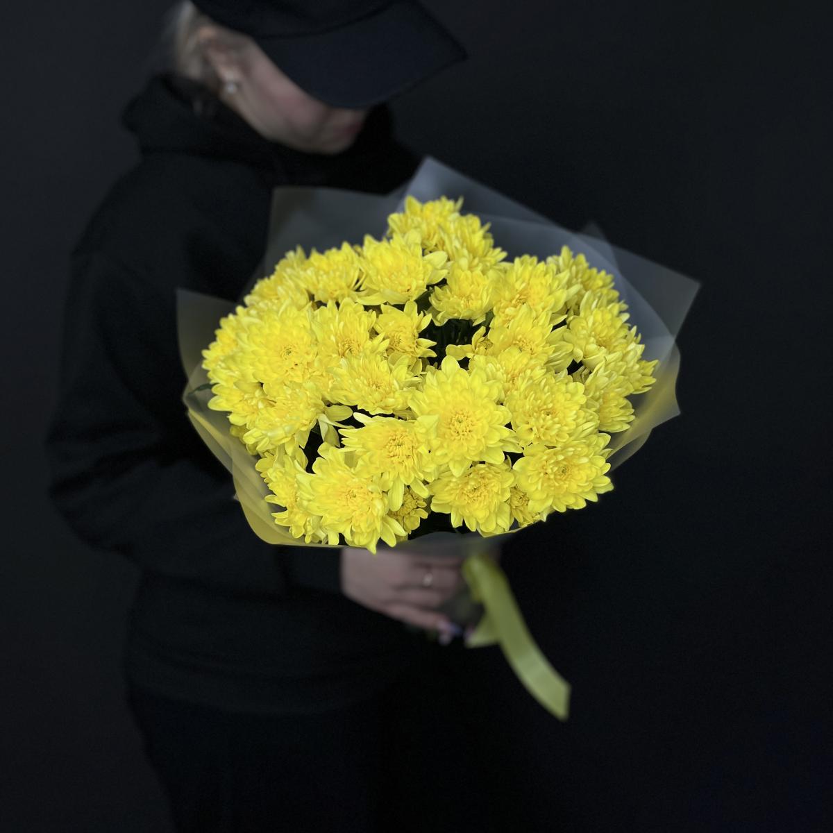 5 жёлтых кустовых хризантем