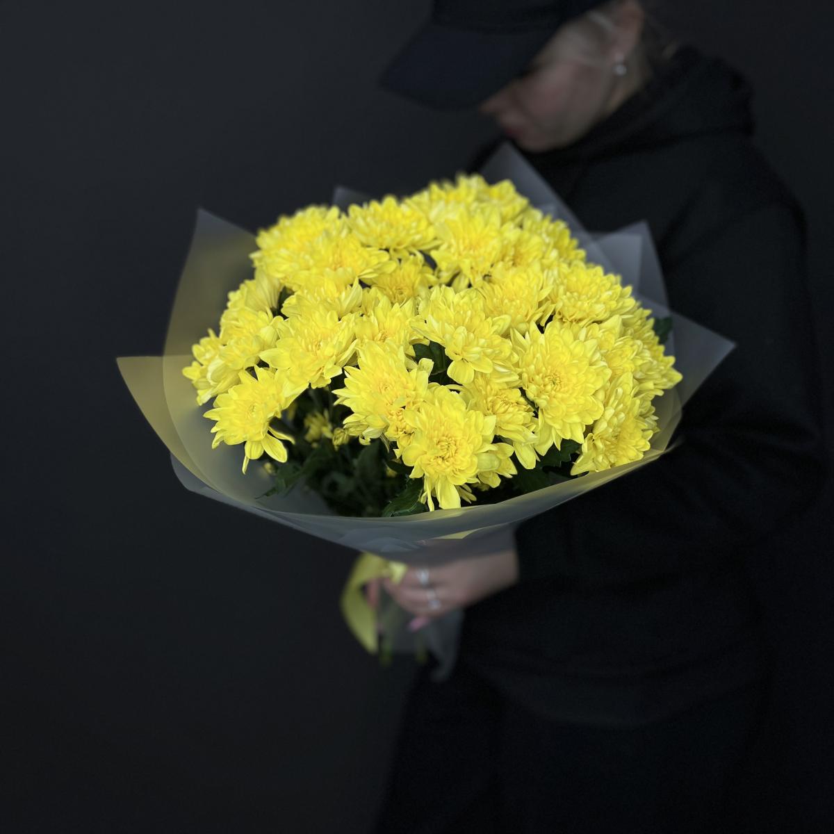 5 жёлтых кустовых хризантем