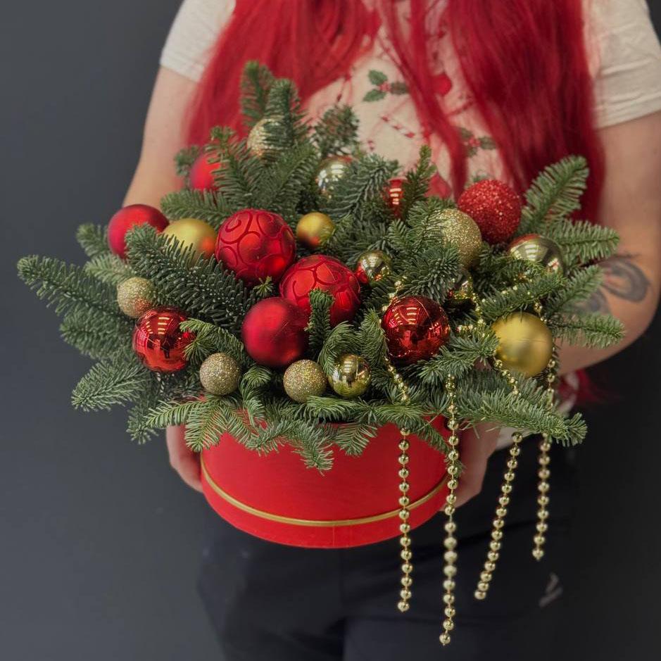 Композиция с нобилисом и украшениями