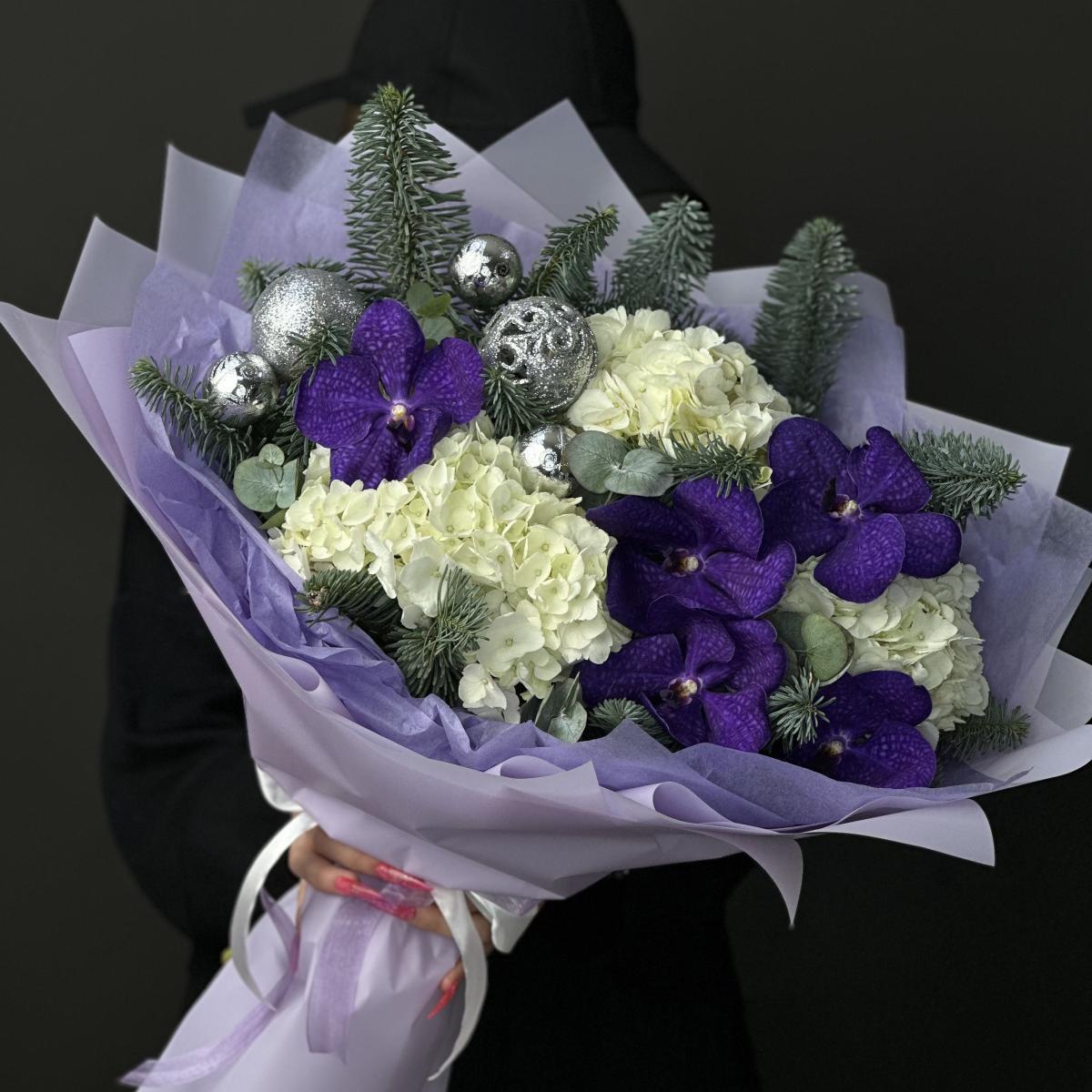 Букет с гортезией, вандой и нобилисом