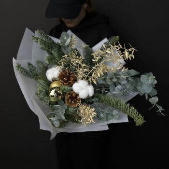 Букет с нобилисом, иглицой и хлопком