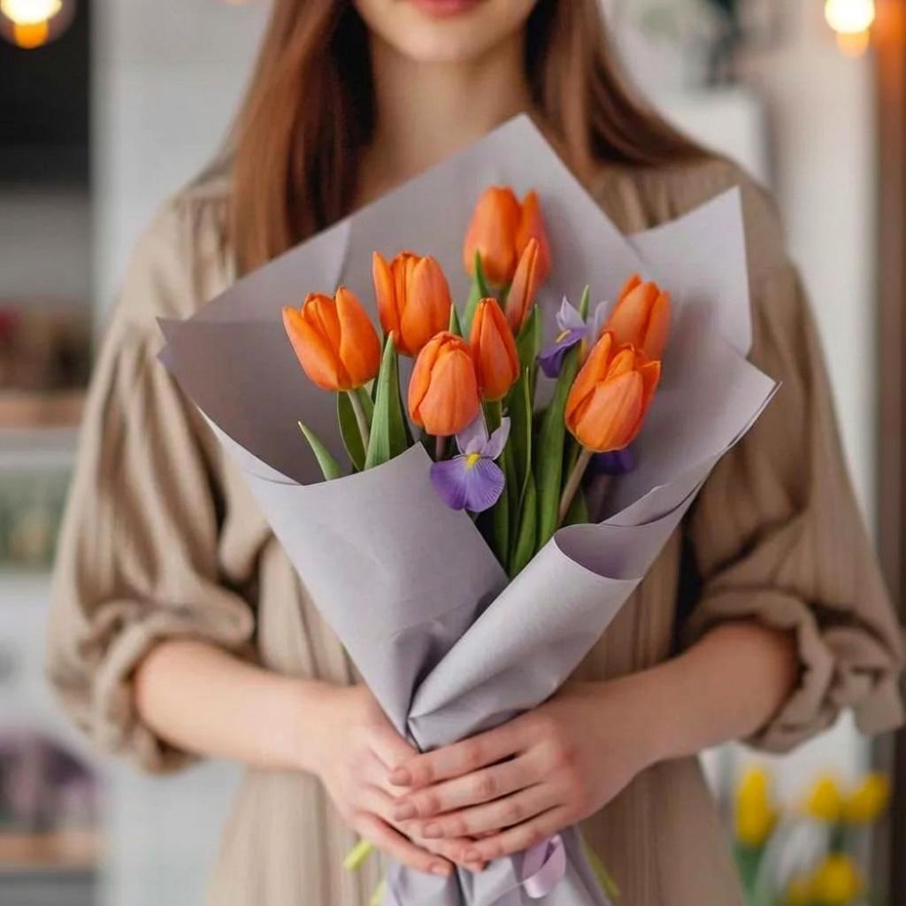 7 оранжевых тюльпанов