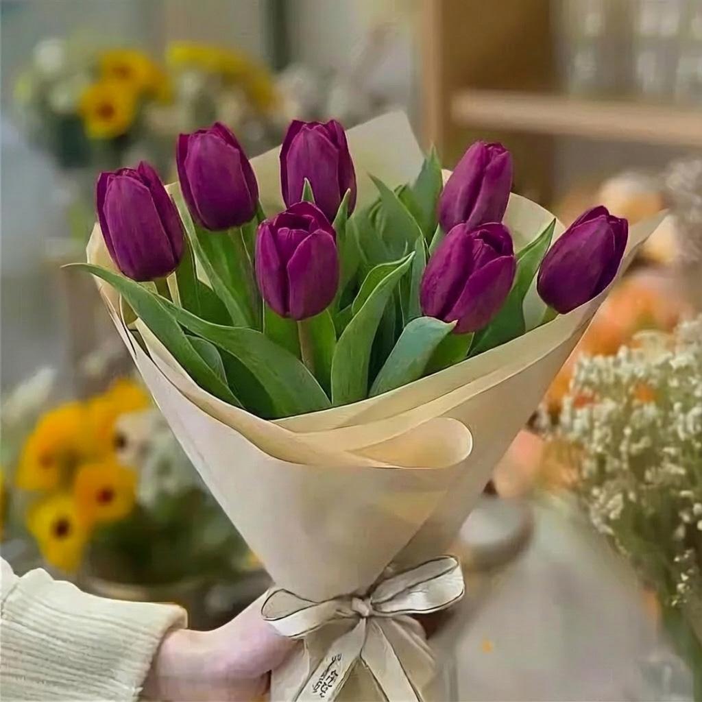 7 фиолетовых тюльпанов