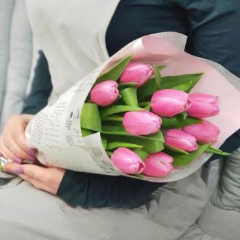 9 розовых тюльпанов