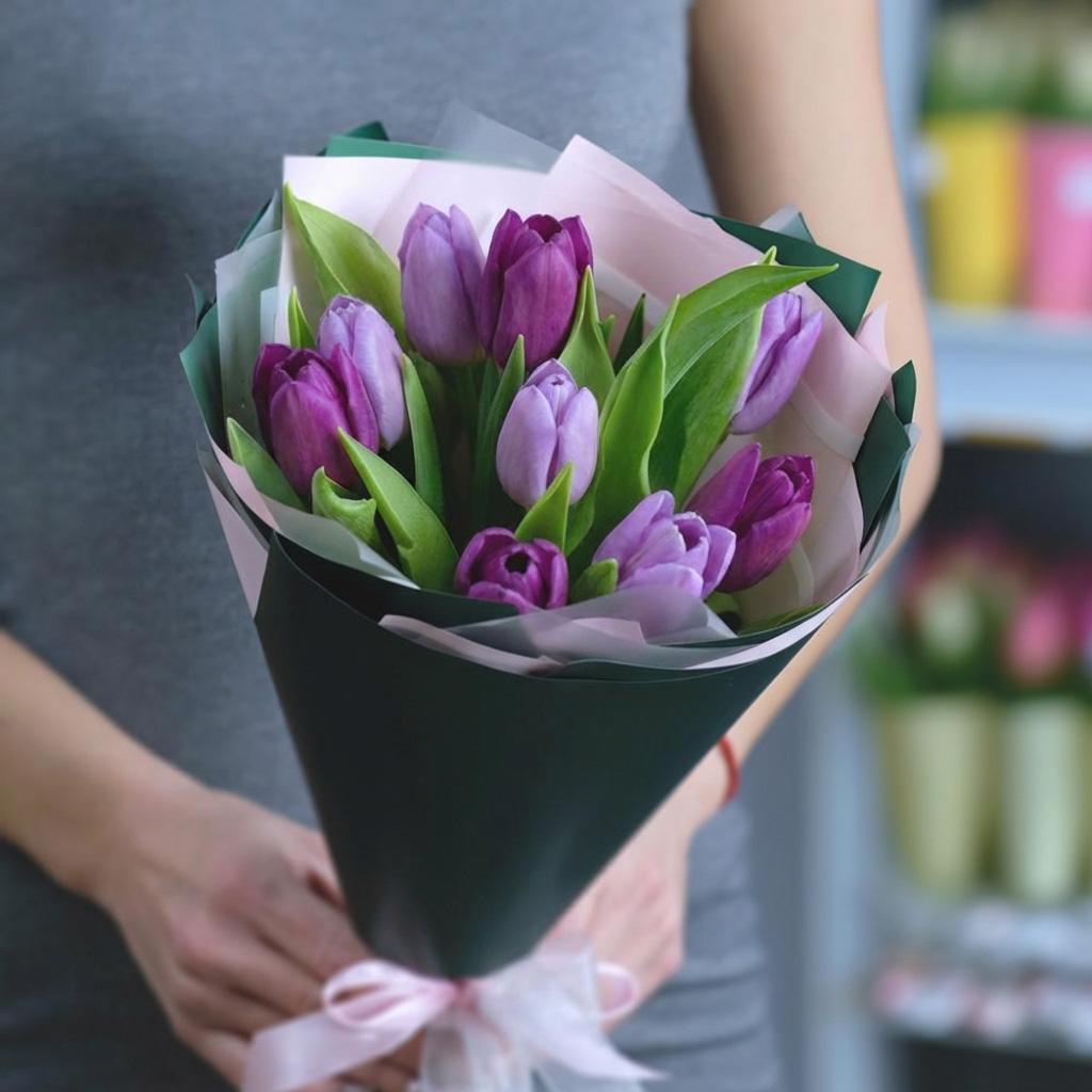 9 фиолетовых тюльпанов