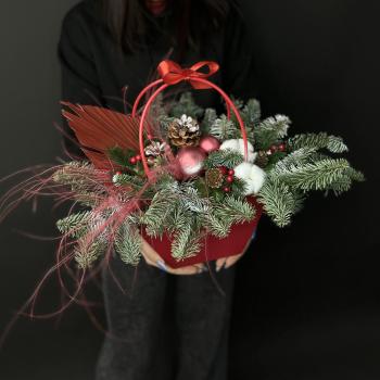 Сумочка с нобилисом, сухоцветами и украшениями