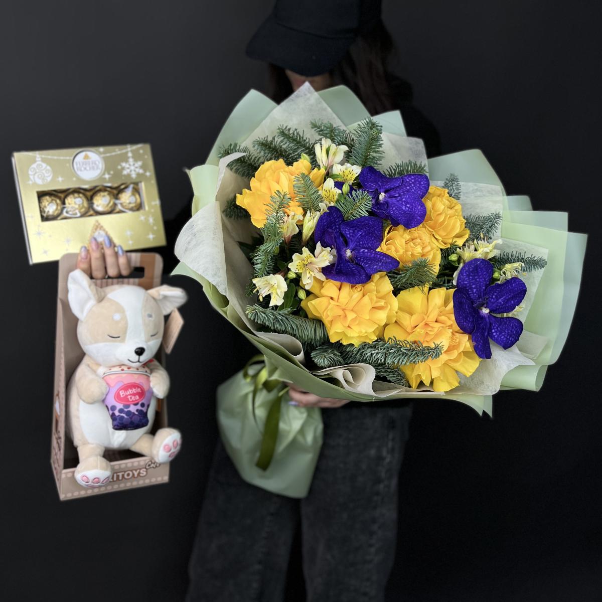 Новогодний набор букет, конфеты и мягкая игрушка