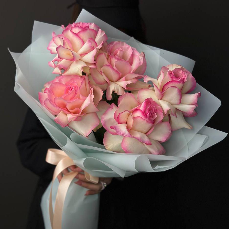 5 французских роз с фисташкой