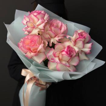 5 французских роз с фисташкой