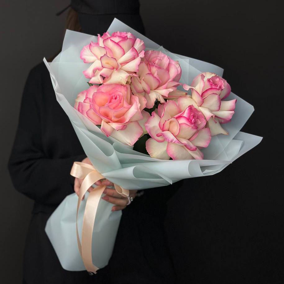 5 французских роз с фисташкой