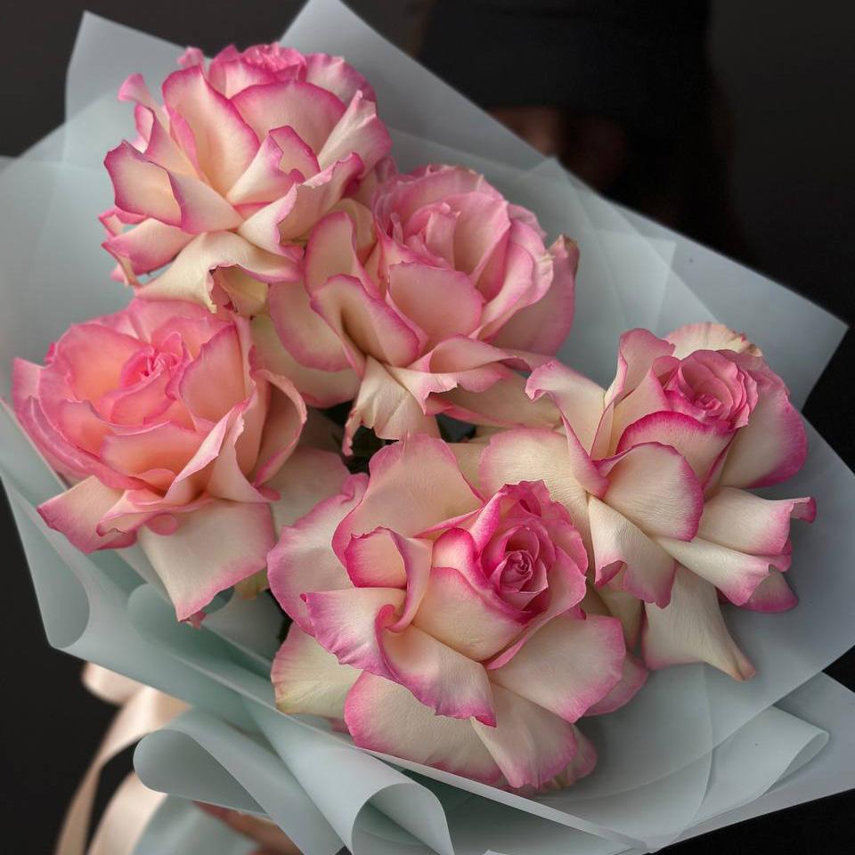 5 французских роз с фисташкой