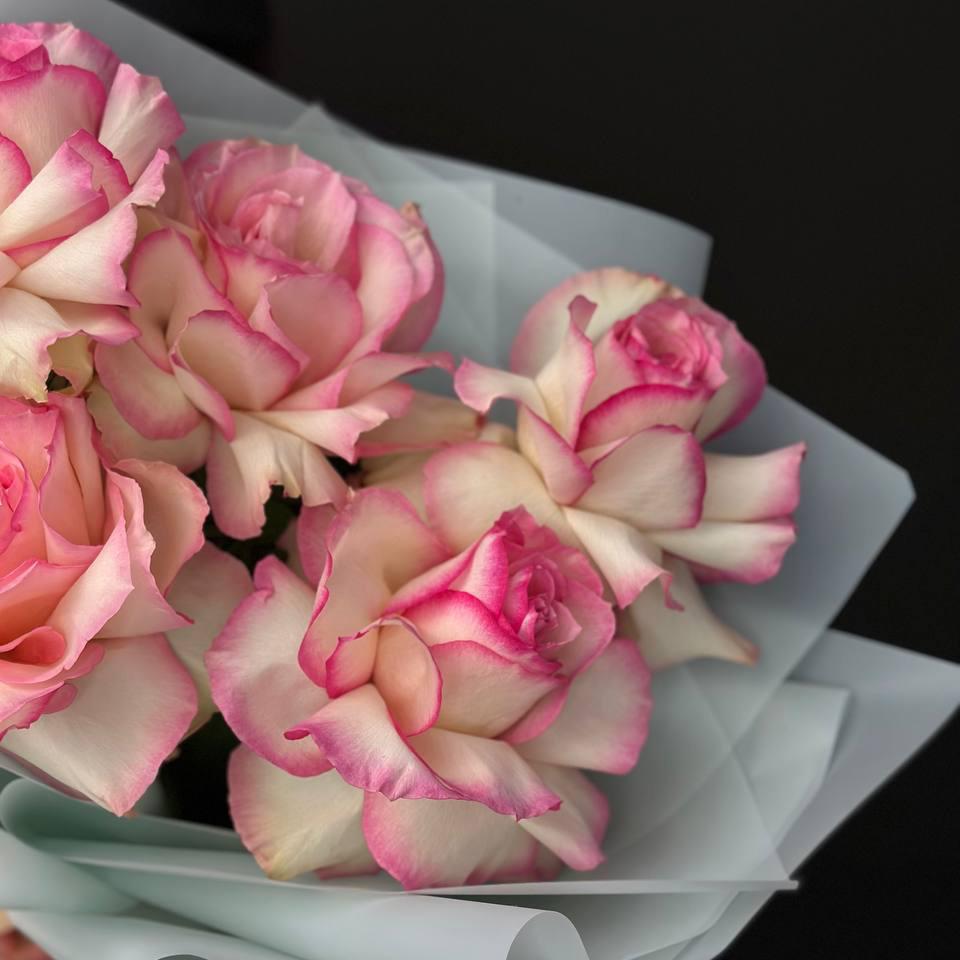 5 французских роз с фисташкой