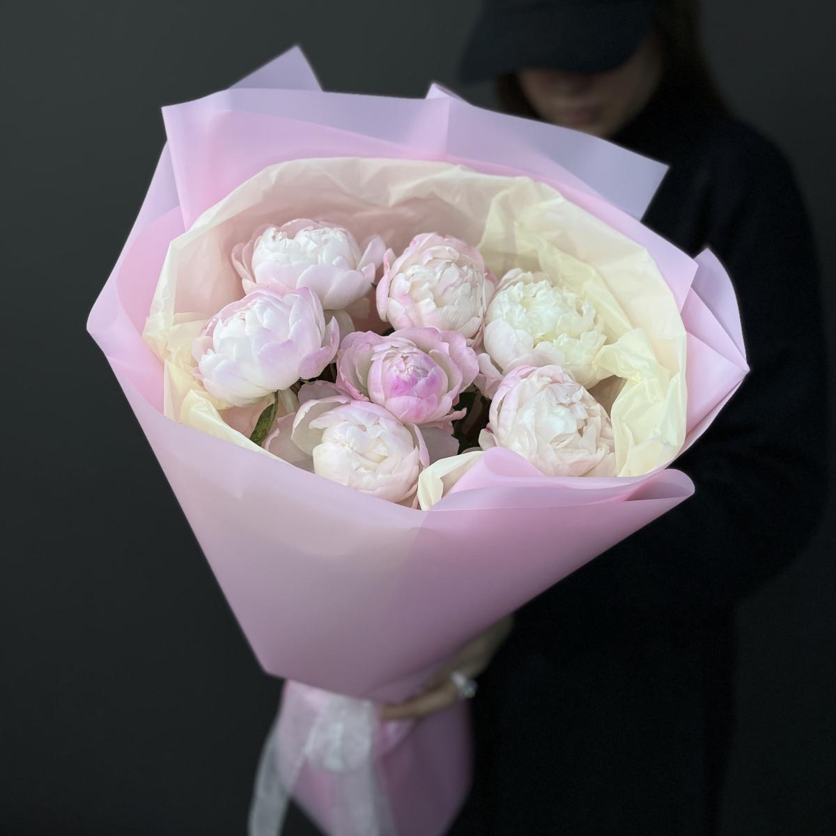 7 розовых пионов