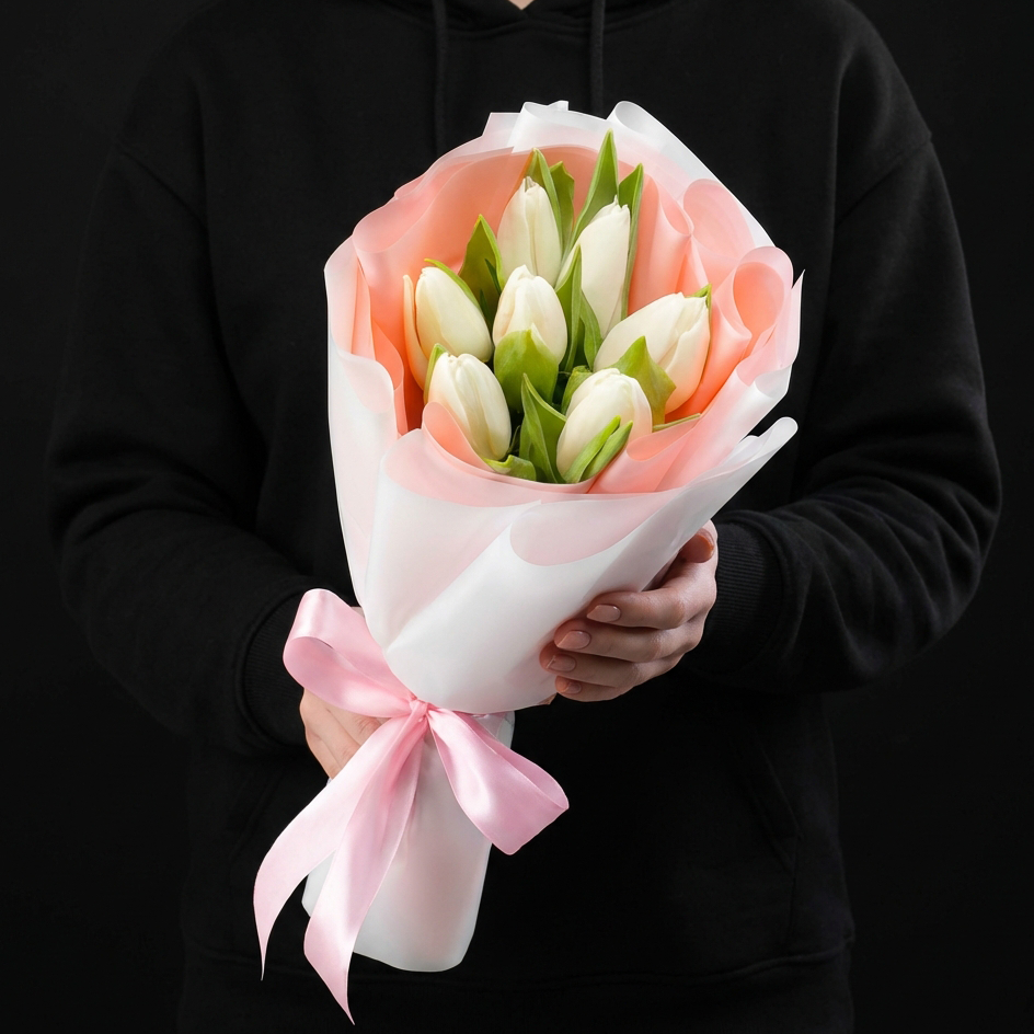 Букет из 7 белых тюльпанов