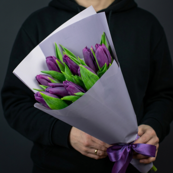 9 сиреневых тюльпанов