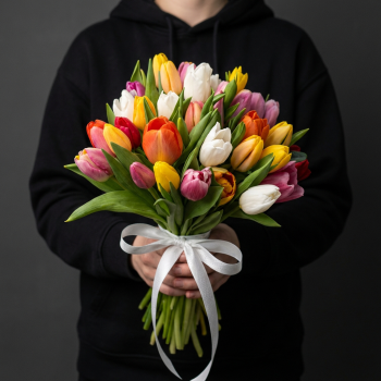 29 разноцветных тюльпанов под ленту