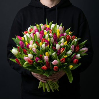 45 разноцветных тюльпанов под ленту