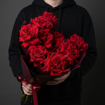 11 французских красных роз