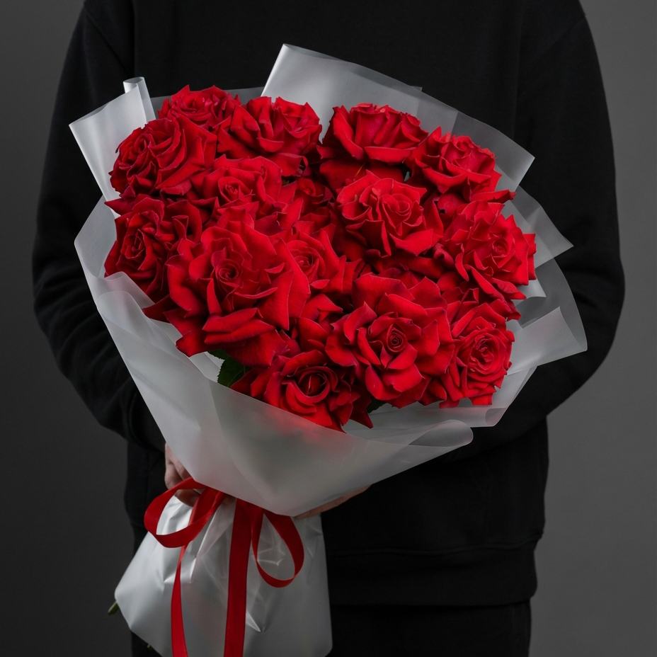 19 красных французских роз