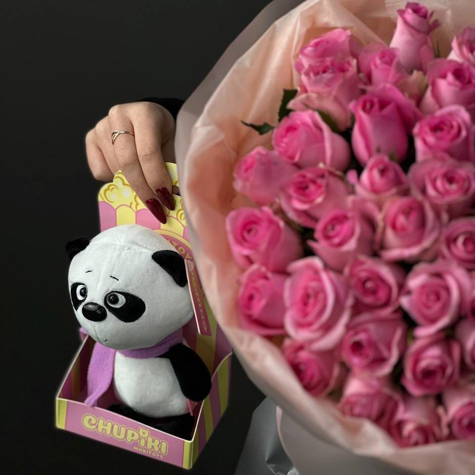51 розовая роза с мягкой игрушкой