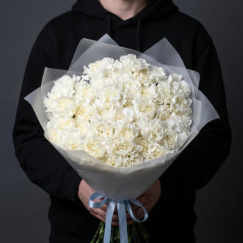 Букет из 25 белых гвоздик